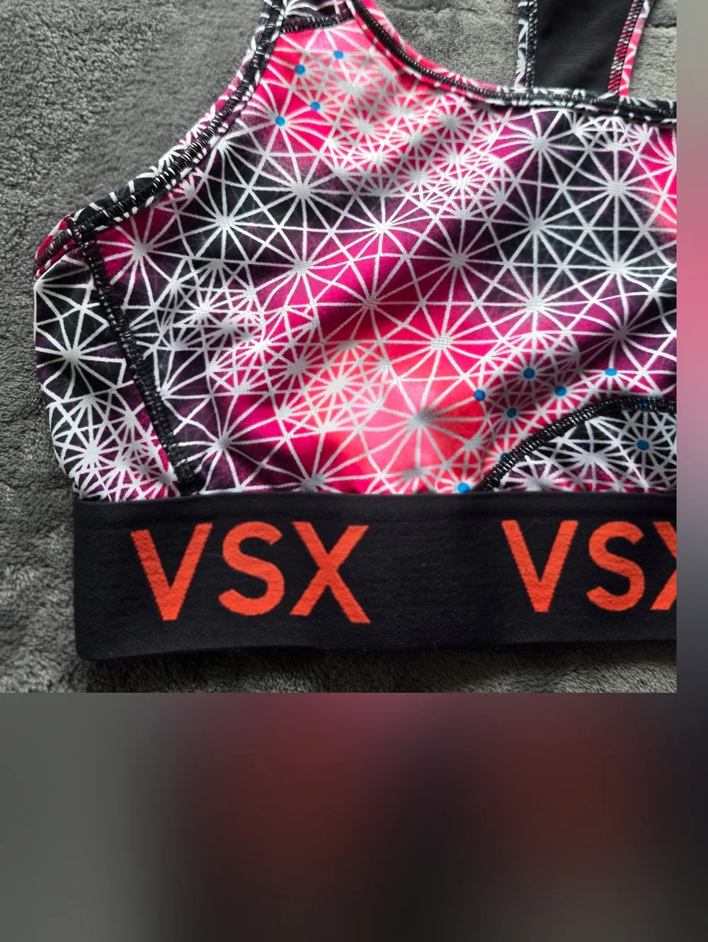 Victoria's Secret VSX Sports Bra Size Large - Picture 2 of 9